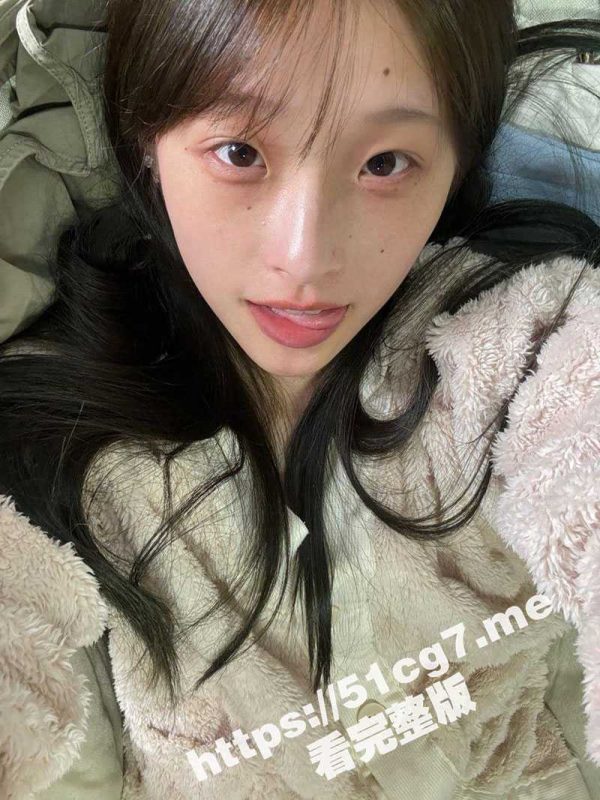 上海美术学院又出反差母狗 董丽颖 高清露脸被人调教扮母狗 被人射得满脸都是 以为视频里戴眼罩就没人认出你来了？-51吃瓜网