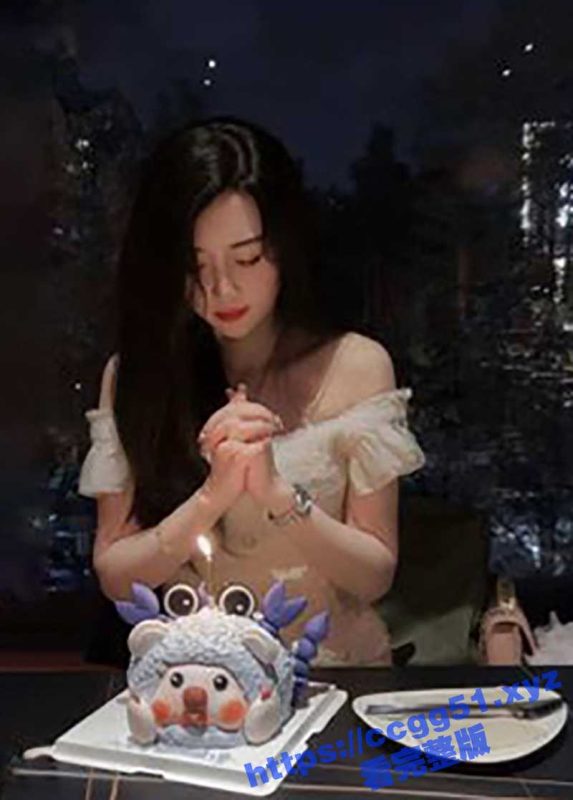 揭阳爱吃精液小母狗 王怡婷 高颜值美女 白虎嫩逼小骚货超级喜欢舔自己的淫水强烈反差！-51吃瓜网