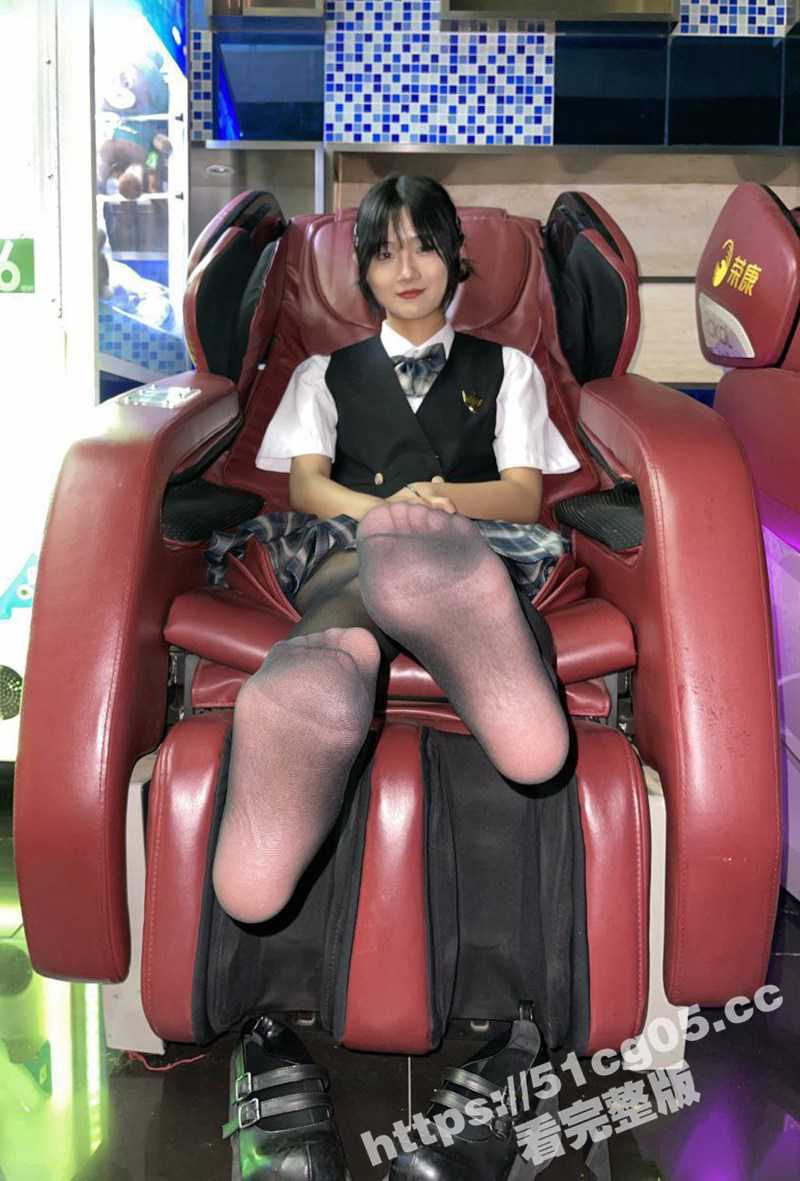 调教极品高颜值JK制服美女大学生 商场秀黑丝美腿玉足 揉捏把玩后带回家 美少女原味黑丝足交 - 51吃瓜网-51吃瓜网