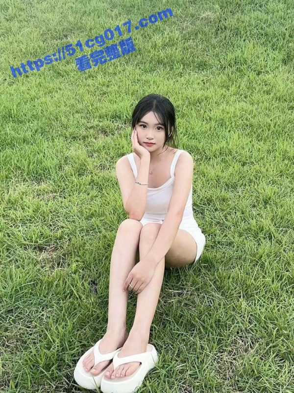 广东佛山24岁陈妍霏 和男友都要结婚了 还在外面找俩炮友3p 情趣丝袜淫水喷了一地 读书时就被多人轮-51吃瓜网