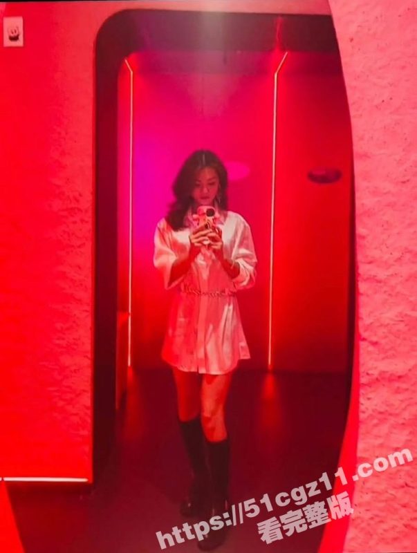 南通第一人民医院反差护士约炮被曝光 喜爱肌肉健身男的海后 居然还是个白虎逼 丰满的肥臀被无套后入-51吃瓜网