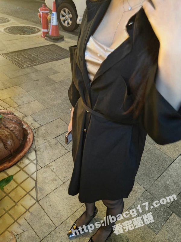 海角大神 和女老板的故事 在海底捞厕所和老板做爱 外面人来人往真刺激-51吃瓜网